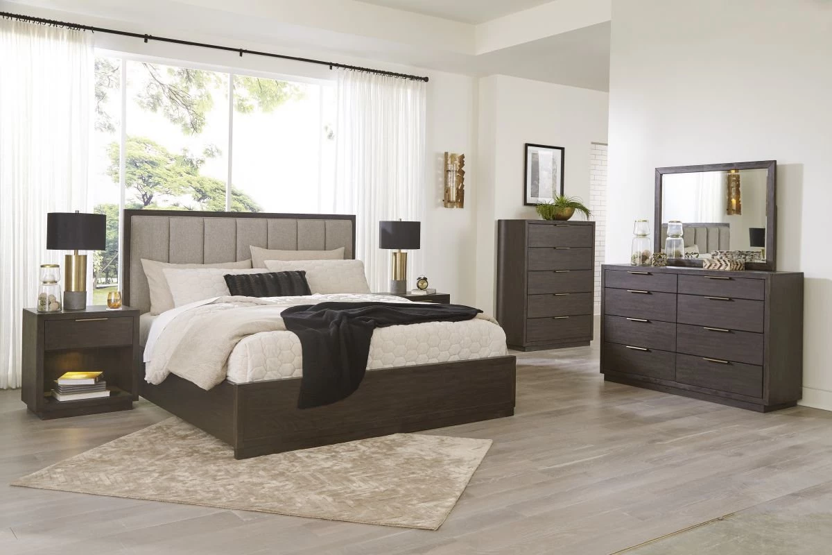 Ashley Queen Beds Bruxworth Queen Bed And Dresser With Mirror 1 Ashley Queen Beds Bruxworth Queen Bed And Dresser With Mirror