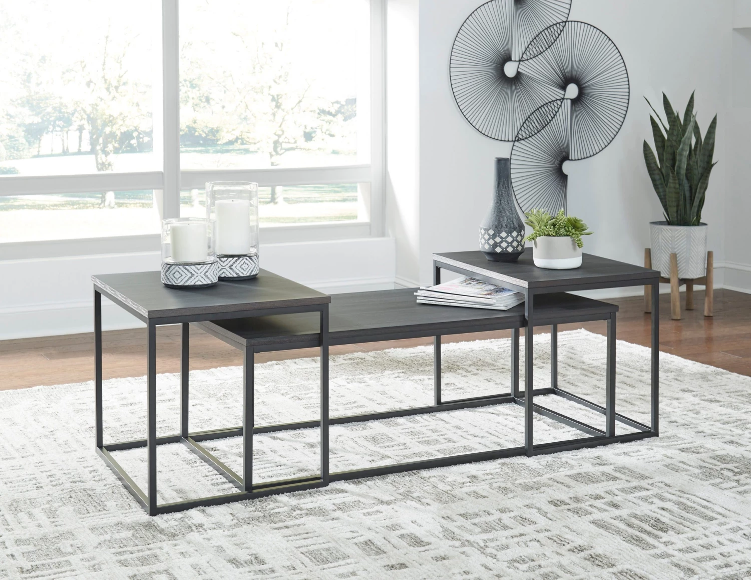 Ashley Yarlow Occasional Table Set (3/CN) 1 Ashley Yarlow Occasional Table Set (3/CN)