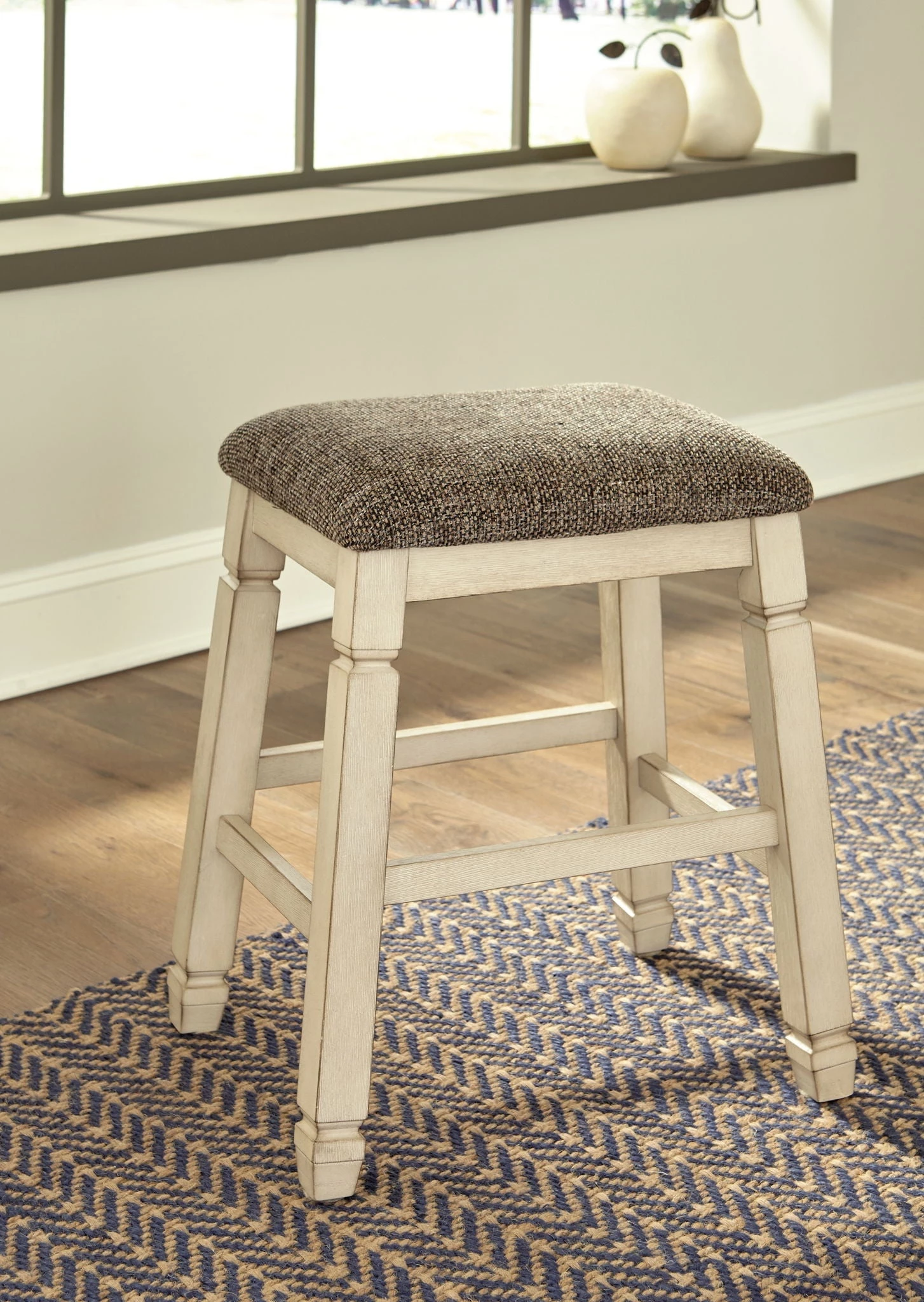 Ashley Bolanburg - Two-tone - Upholstered Stool 1 Ashley Bolanburg - Two-tone - Upholstered Stool
