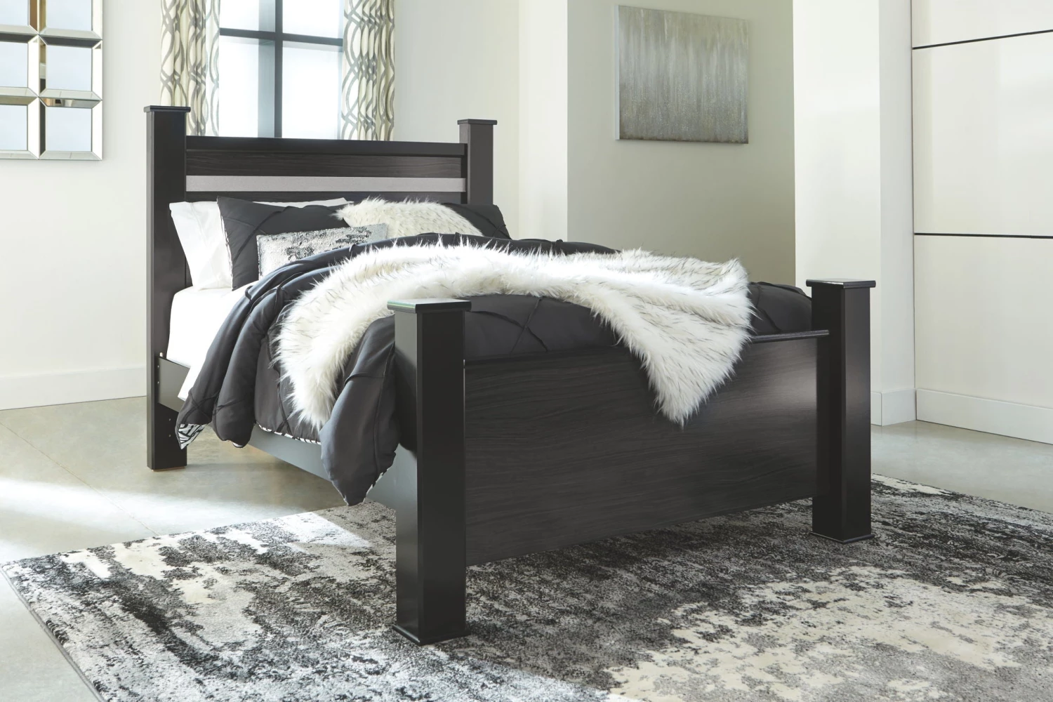 Ashley Beds Starberry Queen Poster Bed - Black 1 Ashley Beds Starberry Queen Poster Bed - Black